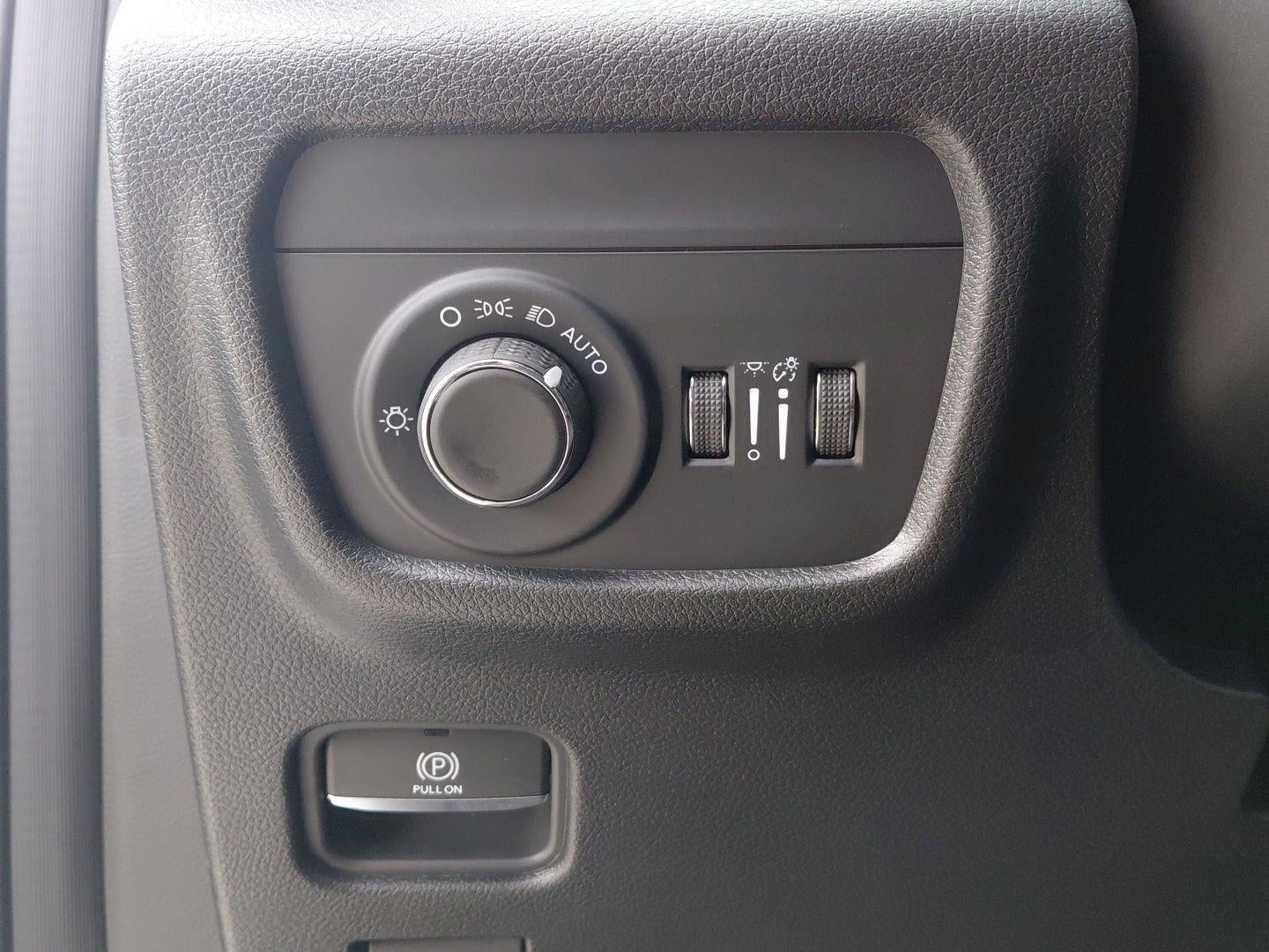2027 Jeep Grand Cherokee L Laredo Altitude 29