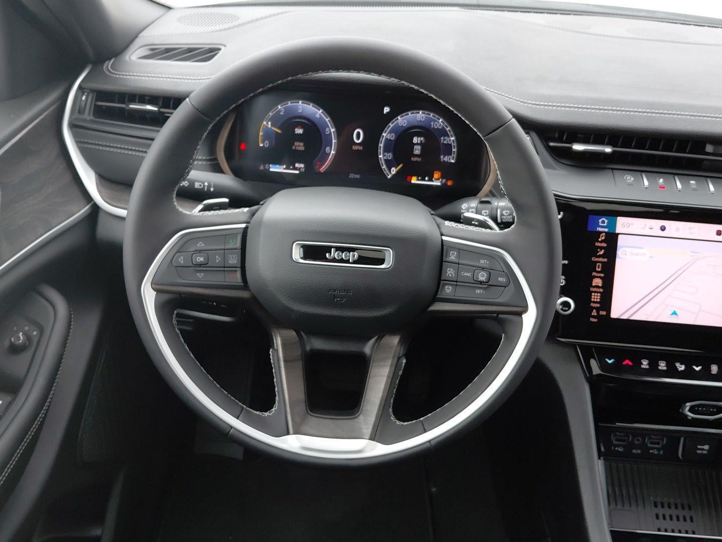 2027 Jeep Grand Cherokee L Laredo Altitude 44