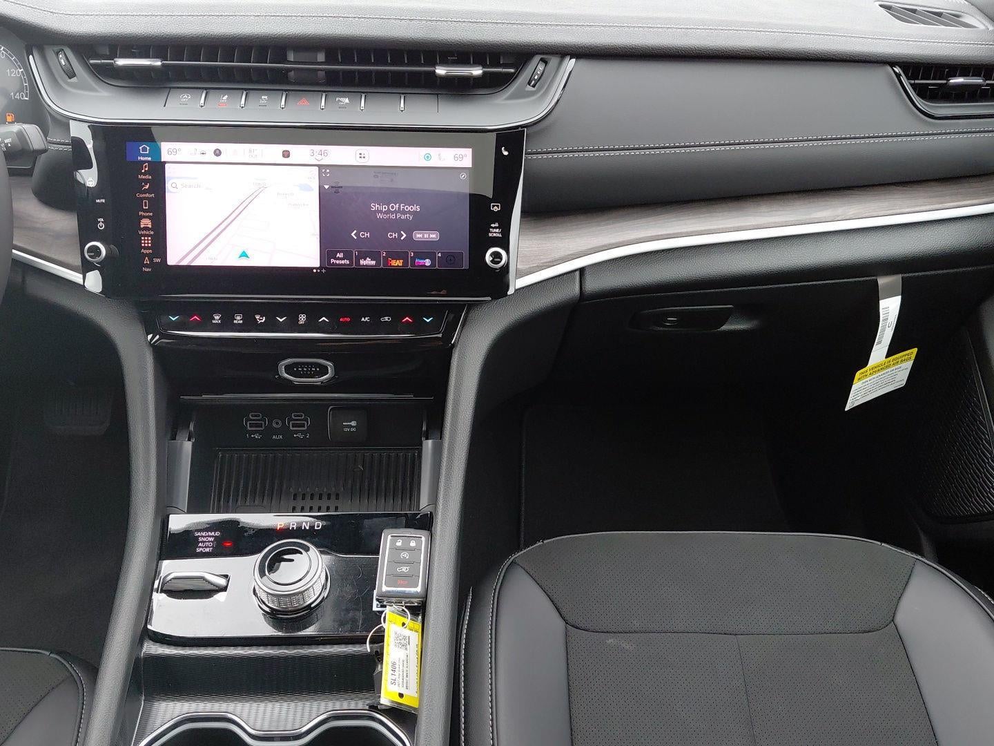 2027 Jeep Grand Cherokee L Laredo Altitude 45