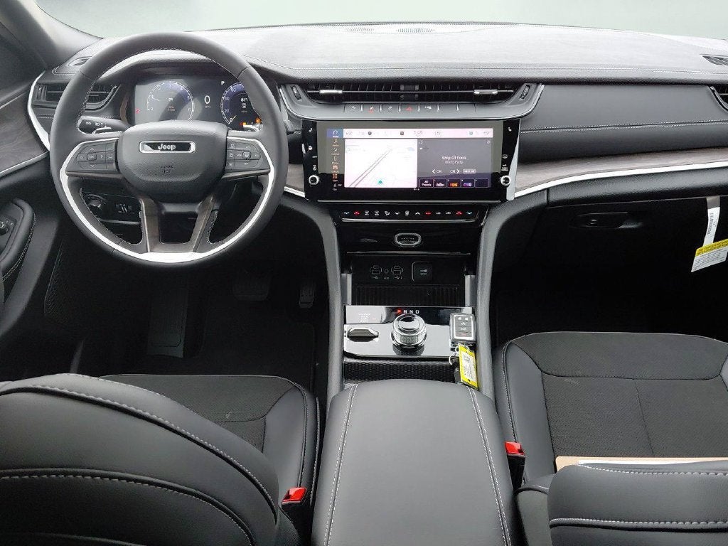 2027 Jeep Grand Cherokee L Laredo Altitude