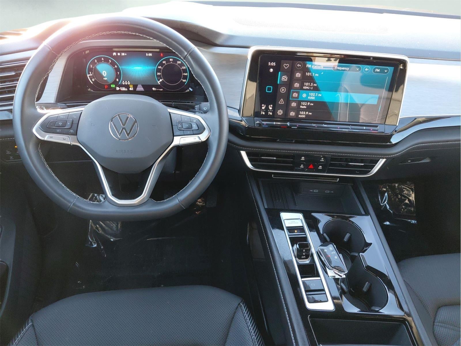 2025 Volkswagen Atlas Cross Sport 2.0T SE w/Technology