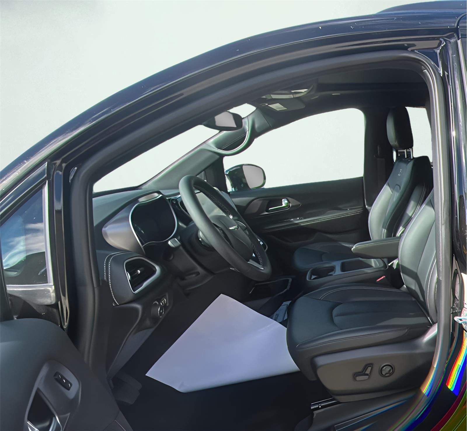 2026 Chrysler Pacifica Select 2
