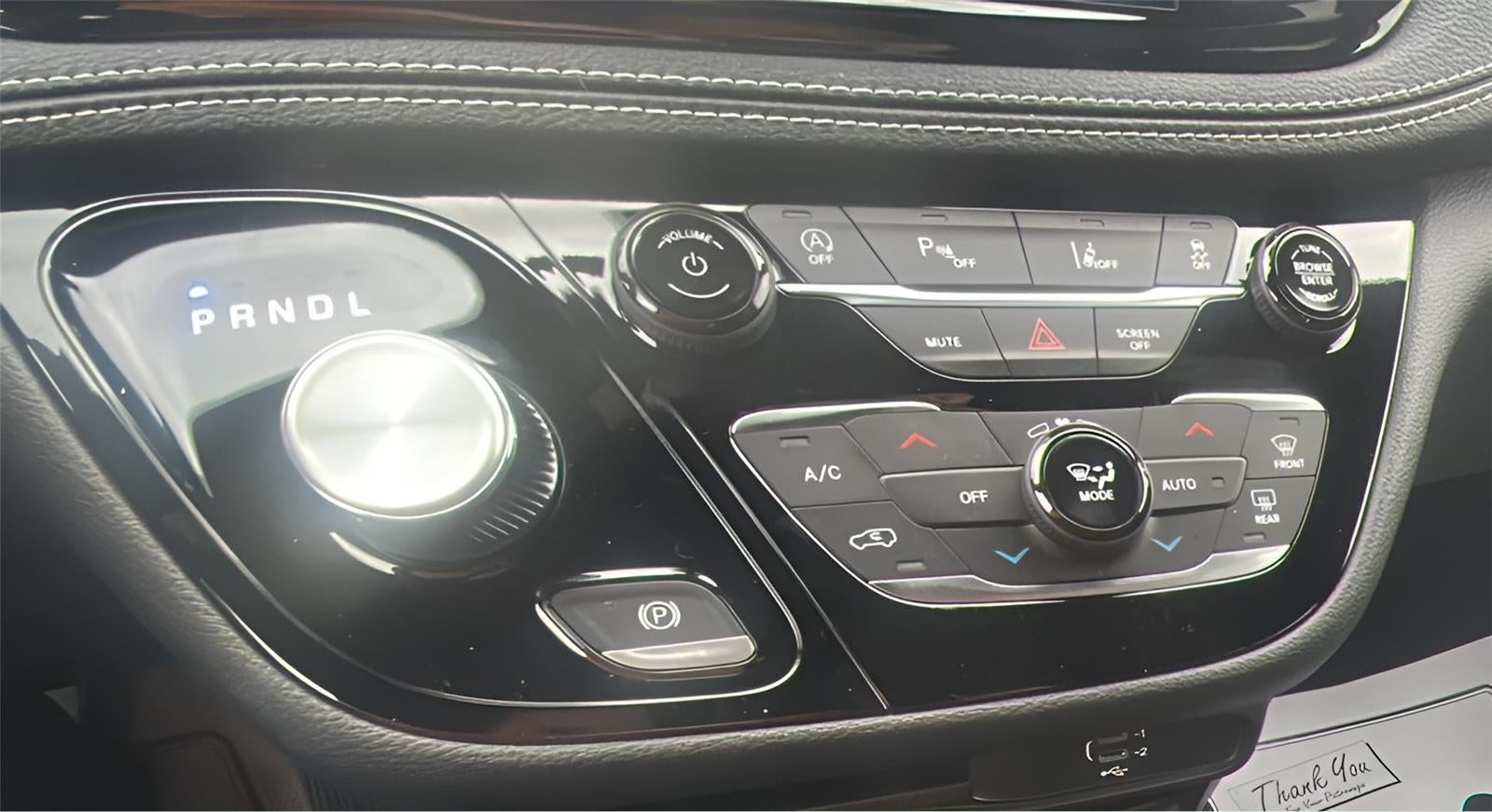 2026 Chrysler Pacifica Select 8
