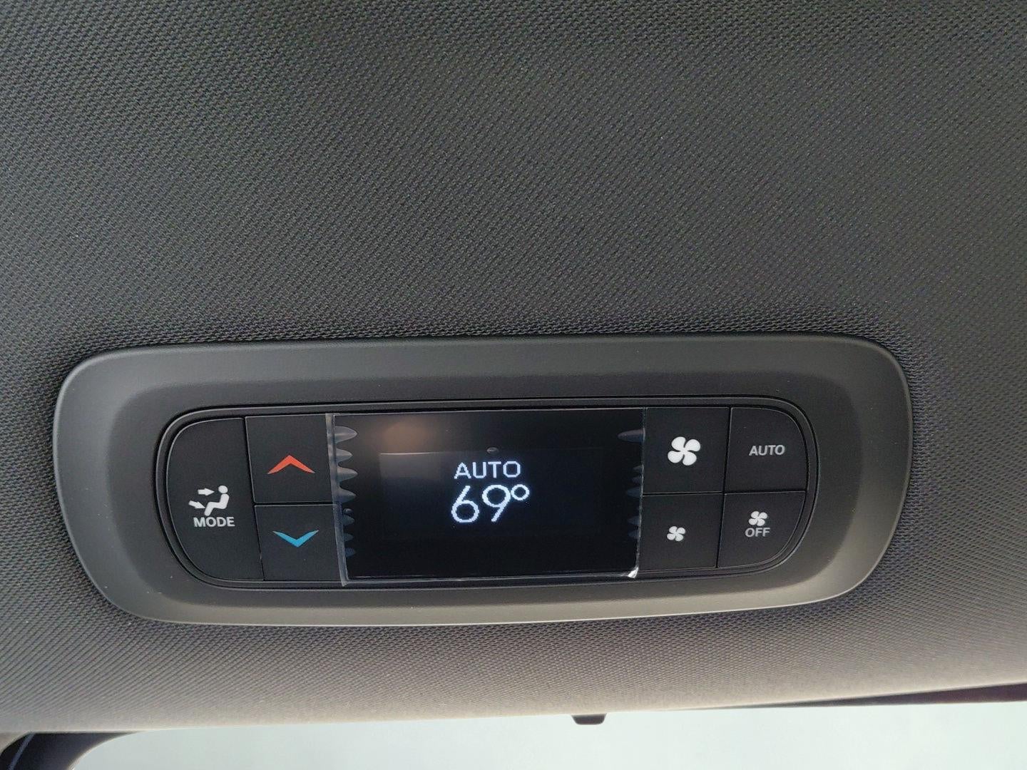 2027 Chrysler Pacifica Select
