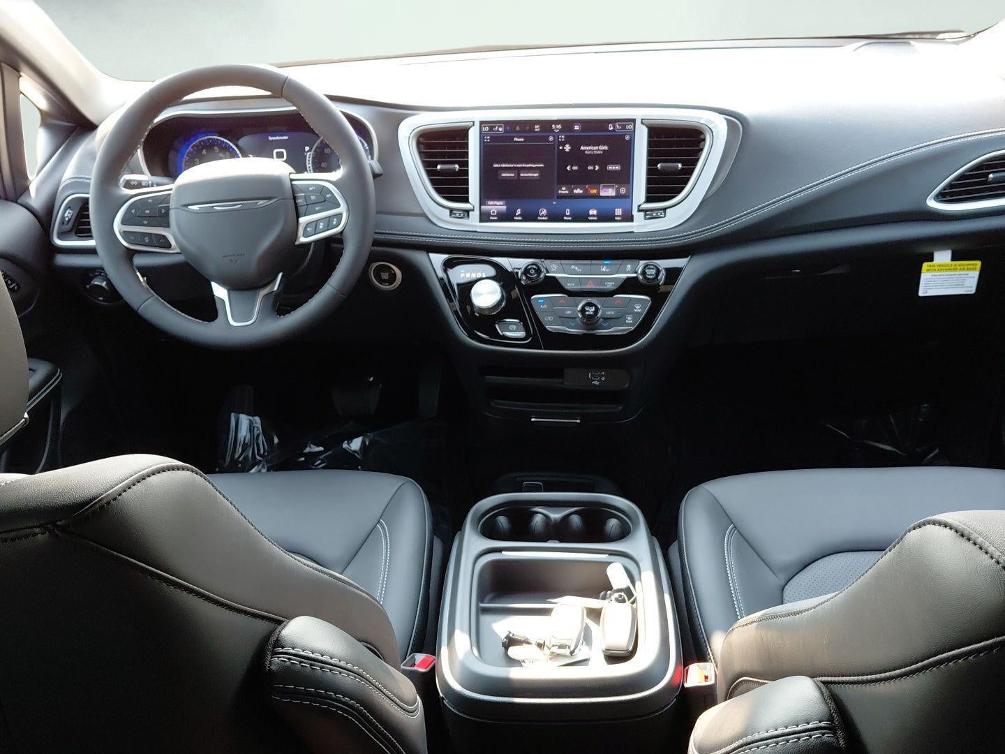 2027 Chrysler Pacifica Select