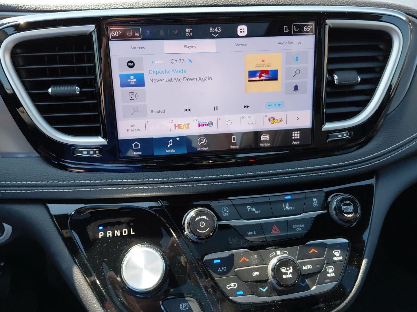 2026 Chrysler Pacifica Select