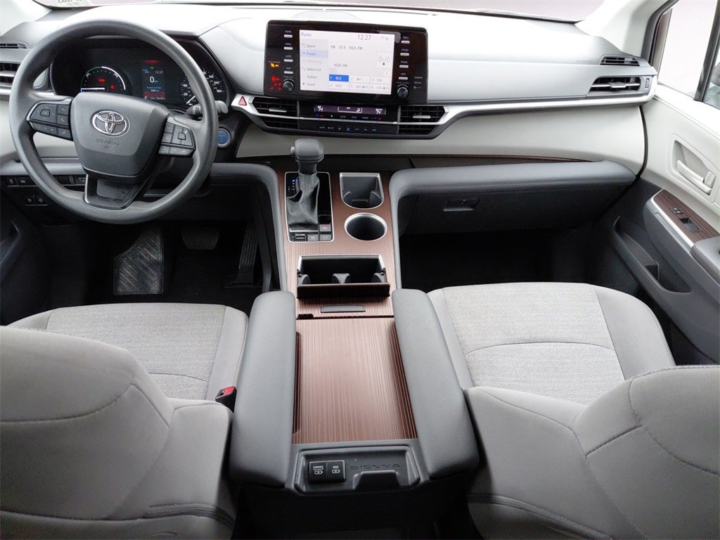 2024 Toyota Sienna LE 8 Passenger