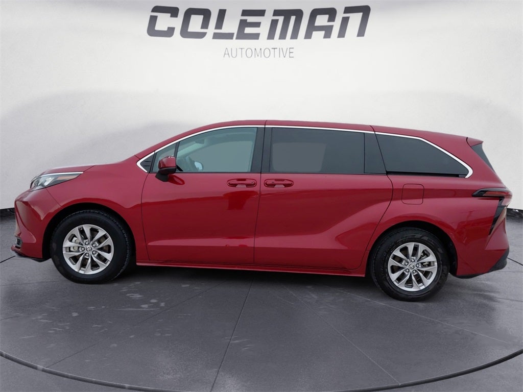 2024 Toyota Sienna LE 8 Passenger