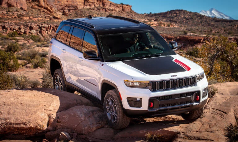 2025 Jeep Grand Cherokee offroad in desert